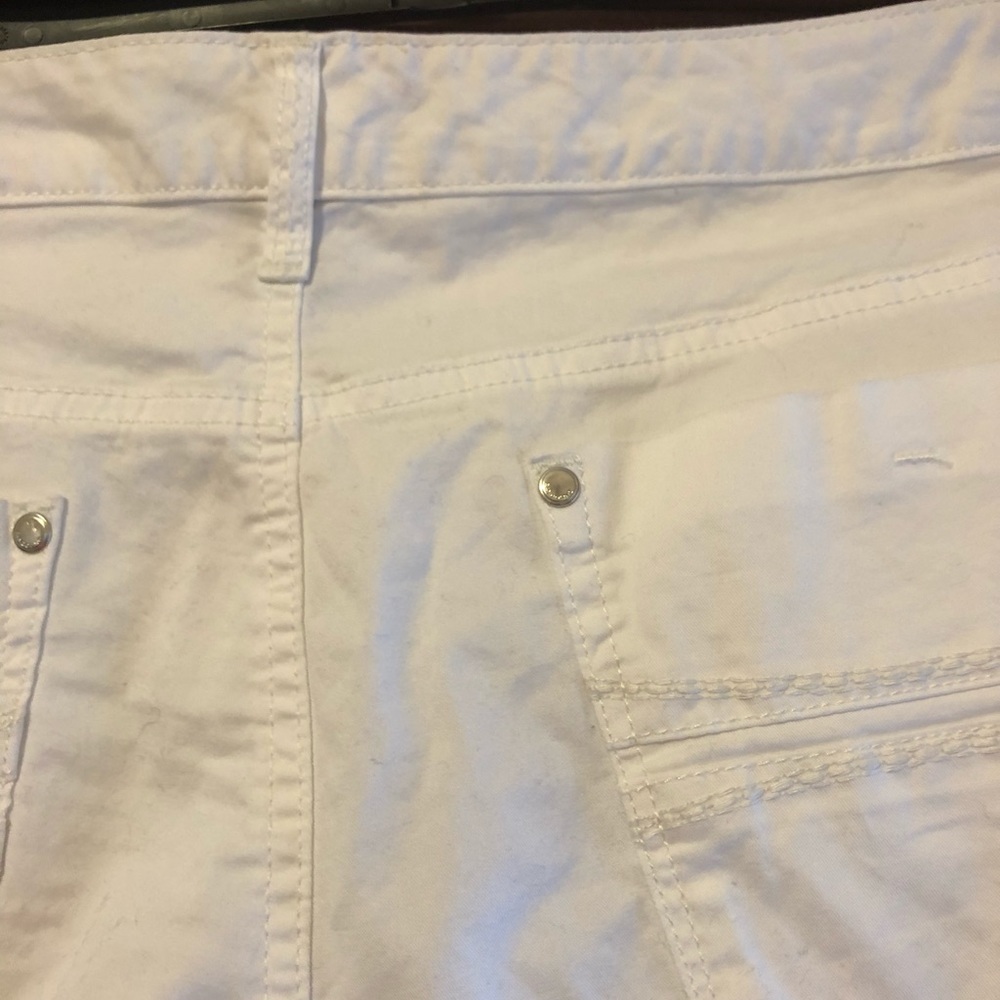 Bandolino White Mandie Shorts 22 NWT - Picture 8 of 11